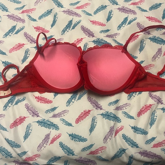 🌻PINK VS Red Lace Bra - Picture 4 of 5